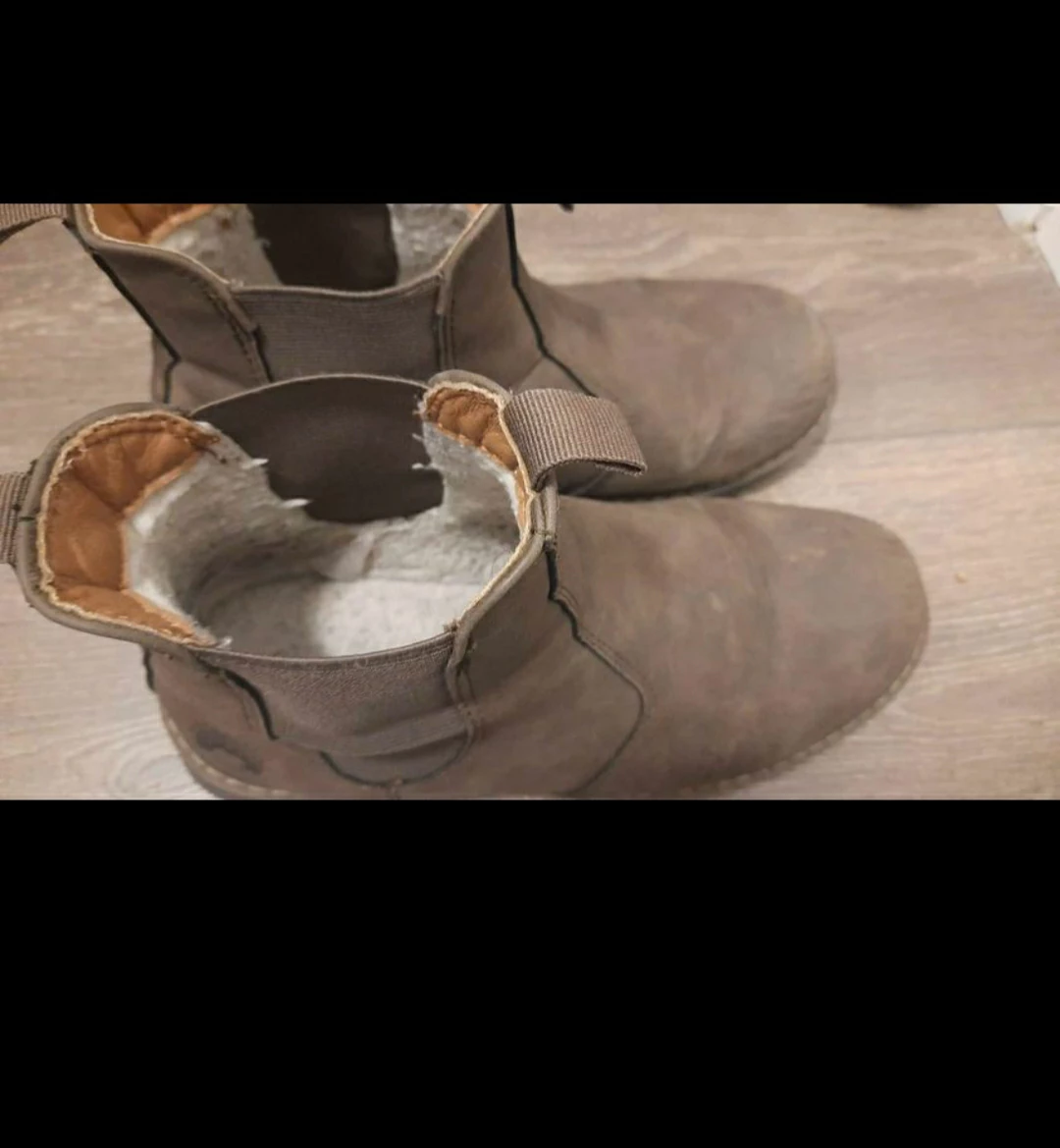 waterproof and warm boots size 9 thumbnail