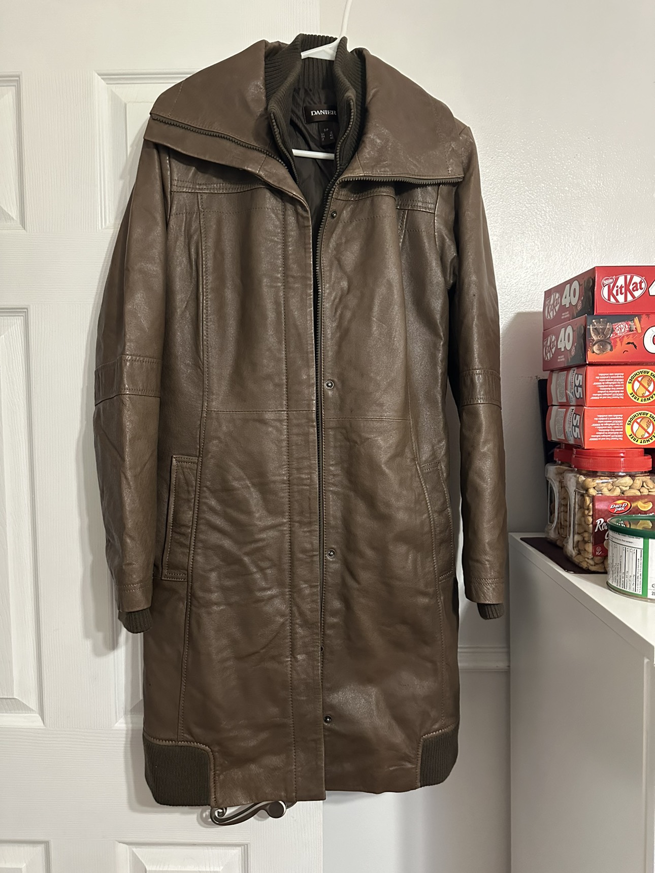 Danier women leather jacket - photo 2