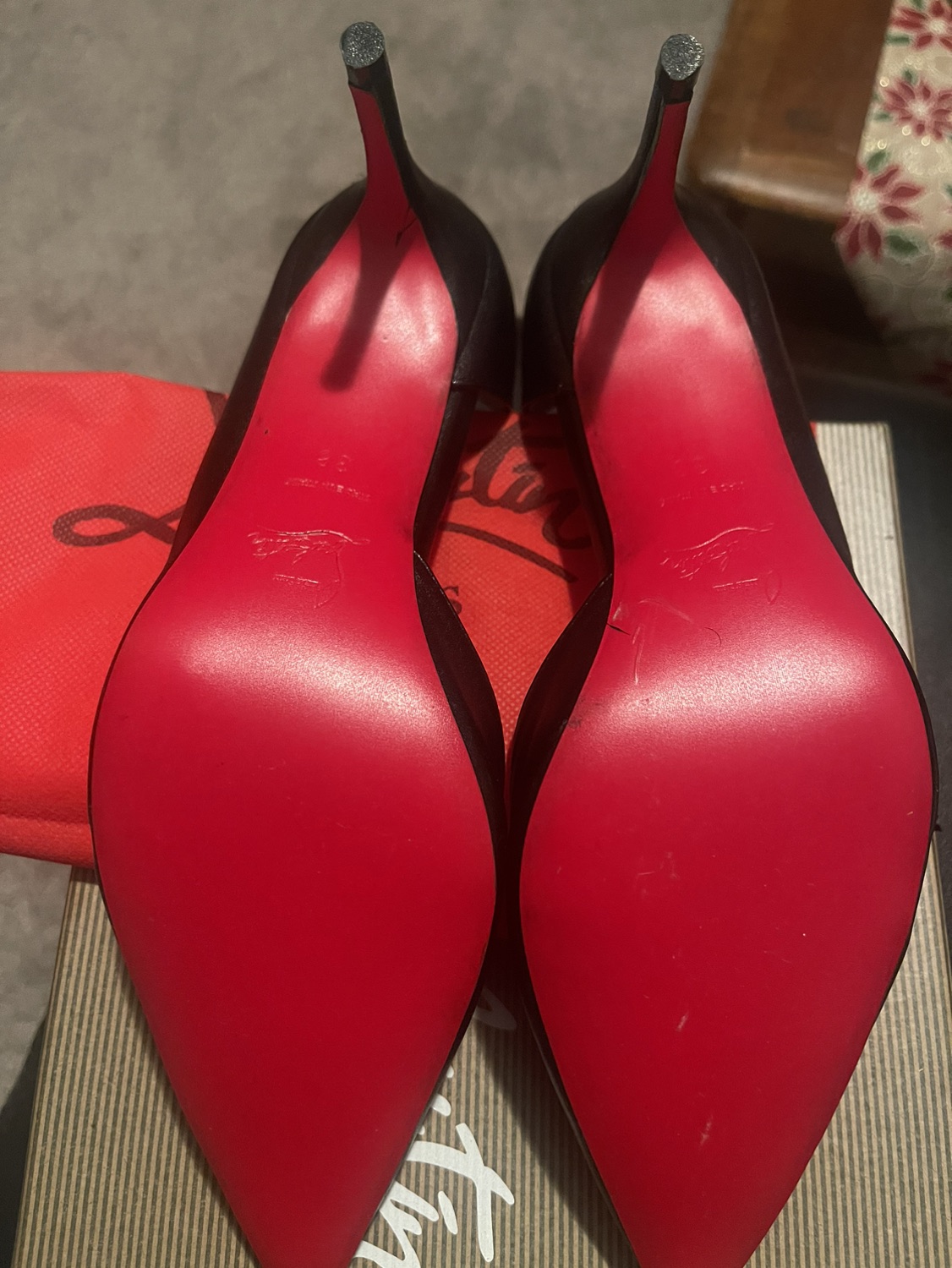 Red bottom shoes - photo 2