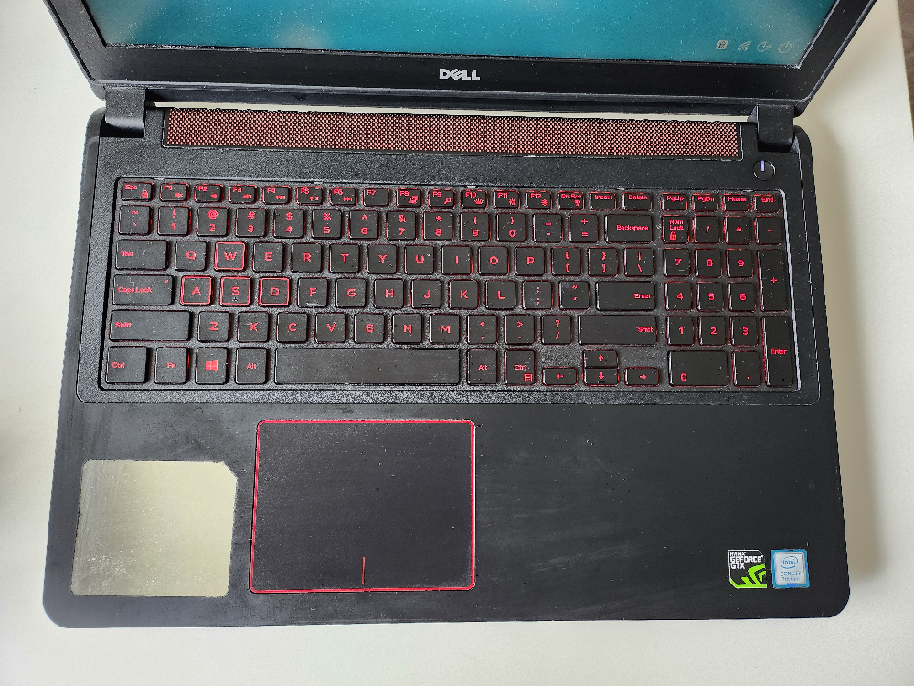 i7 7th Gen Dell laptop Inspiron 5577 image indicator(2)