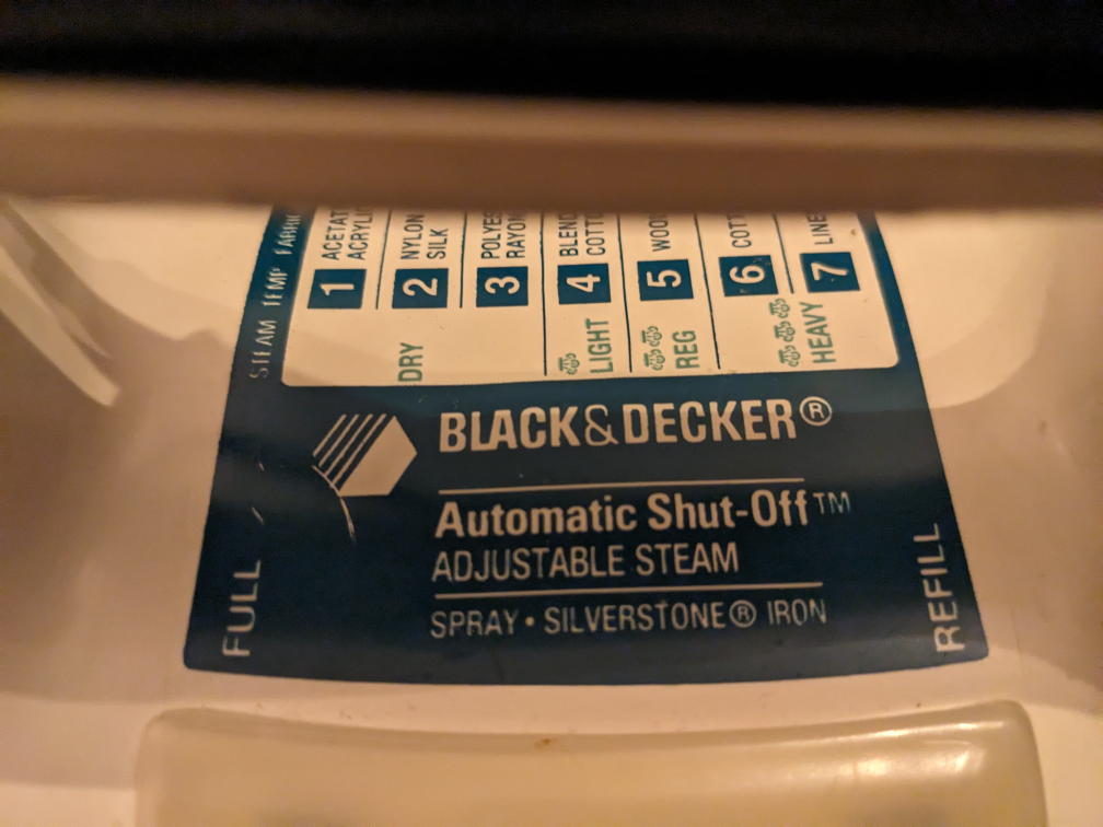 Black&decker iron #NYCSellingSpree image indicator(3)