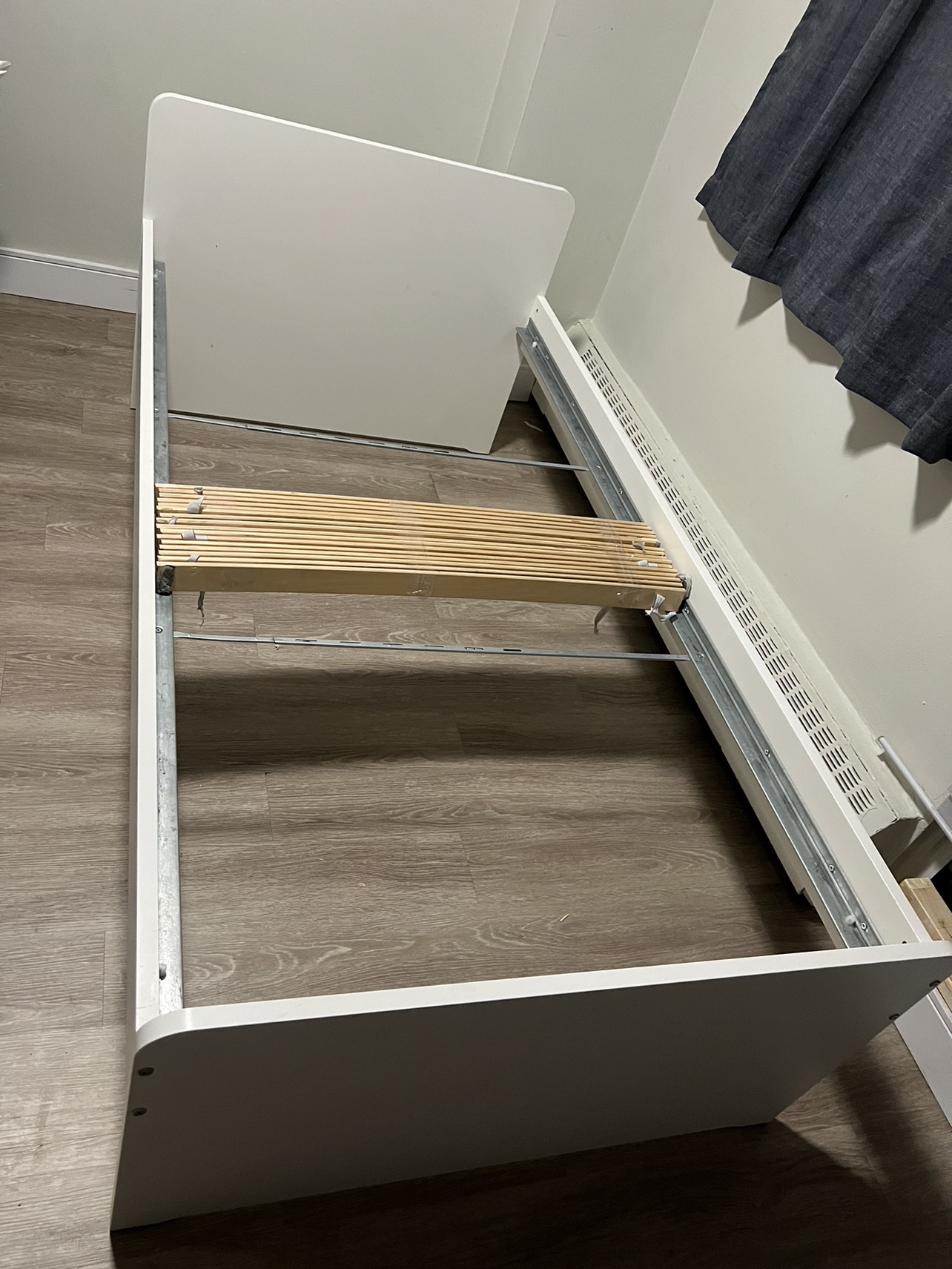 Ikea twin bed frame with mattress - photo 4