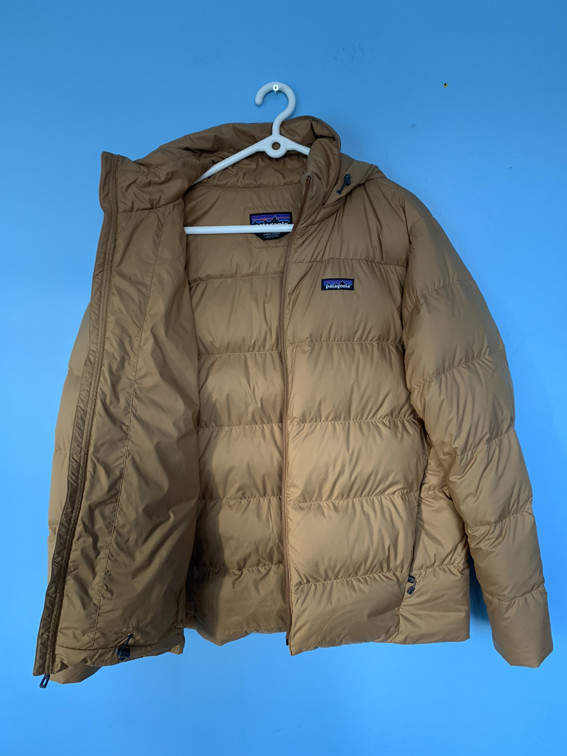Patagonia down jacket image indicator(2)