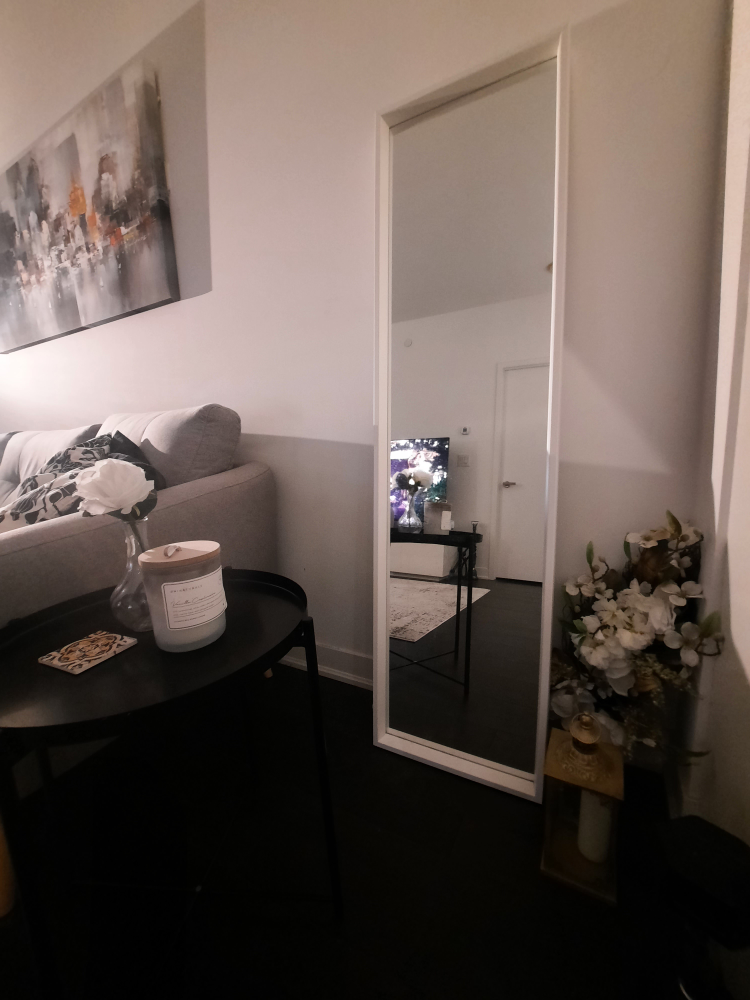 Mirror white frame