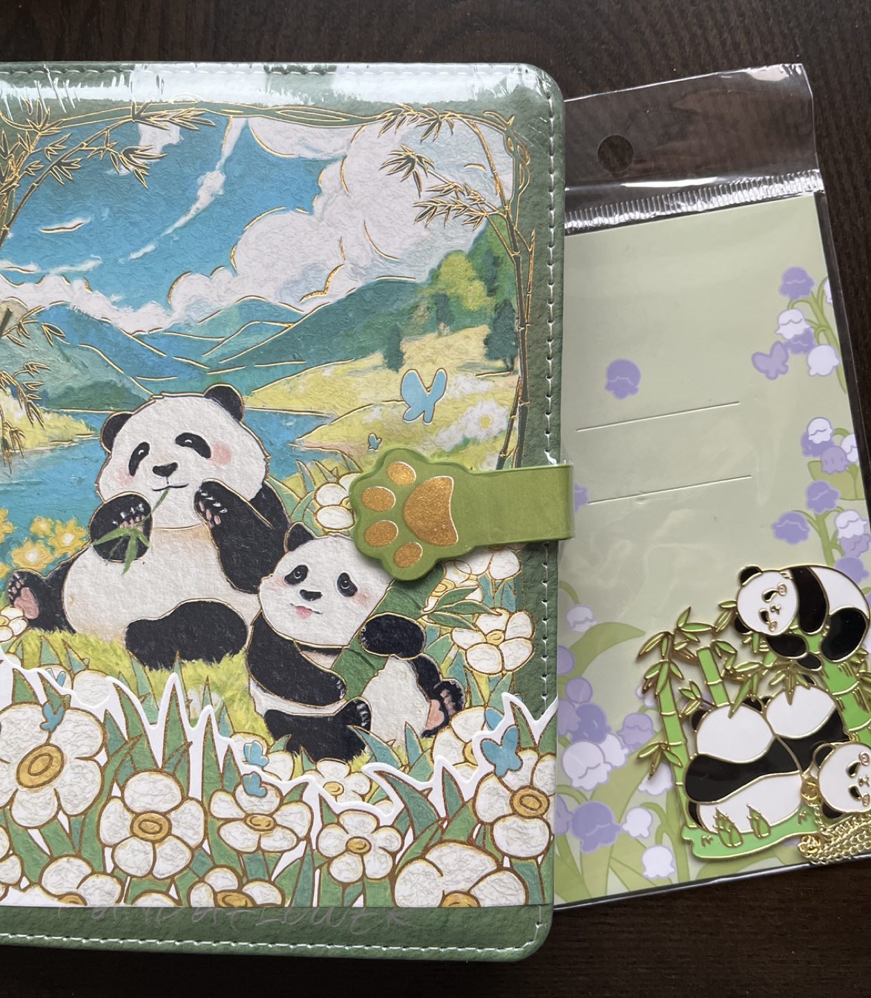 Notebook with bookmark #freecycle