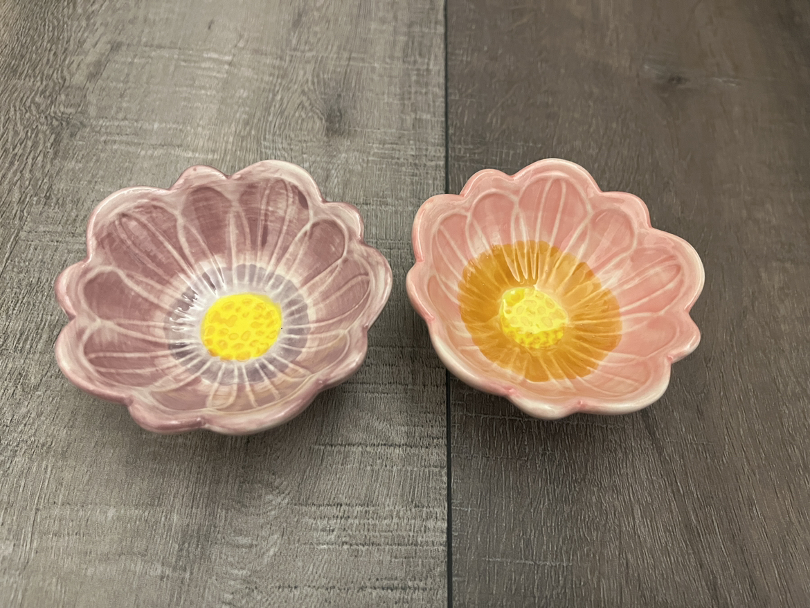 Urban Outfitters Flower pinch bowl