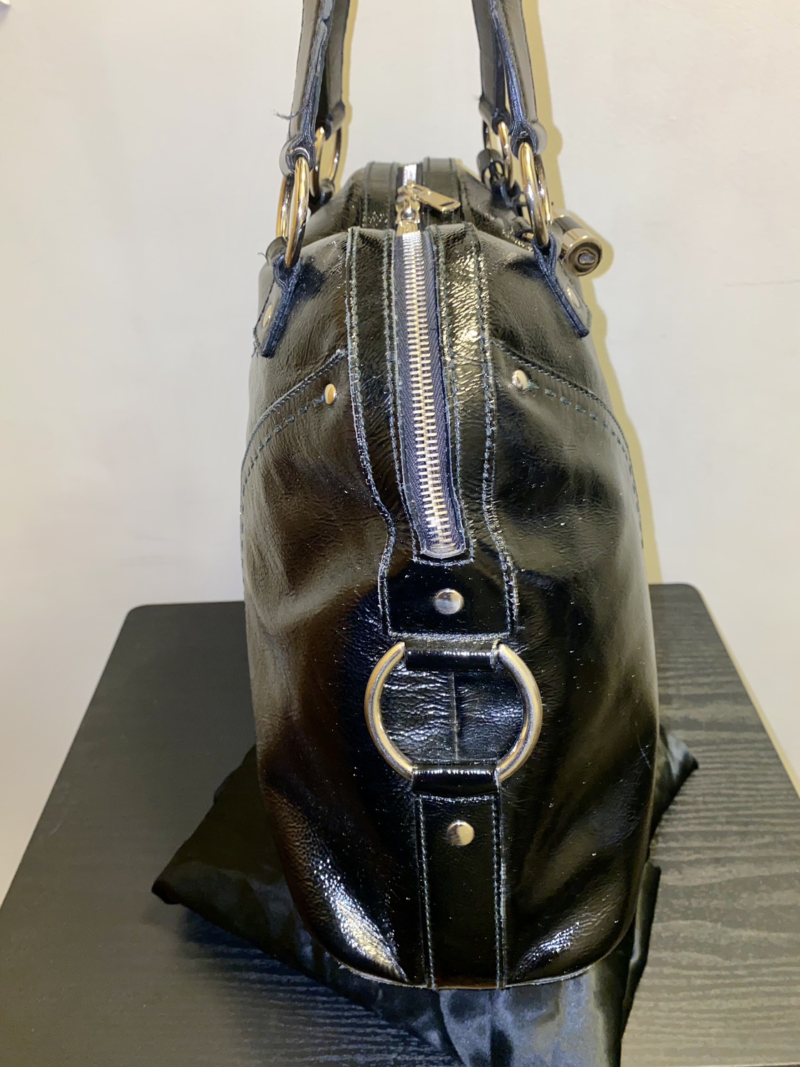 YSL Muse Bag - Patent Leather - Silvertone Hardware image indicator(7)