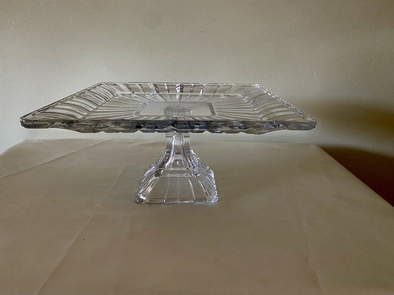 Crystal Cake Stand image indicator(4)