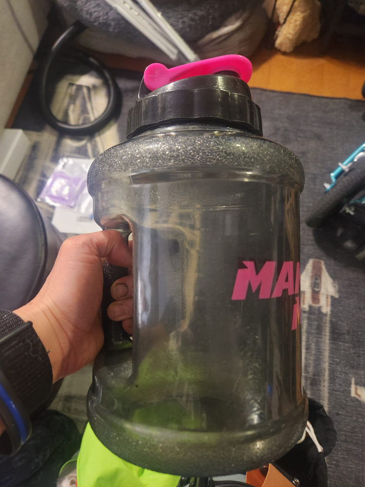 giant mammoth mug water bottle image indicator(2)