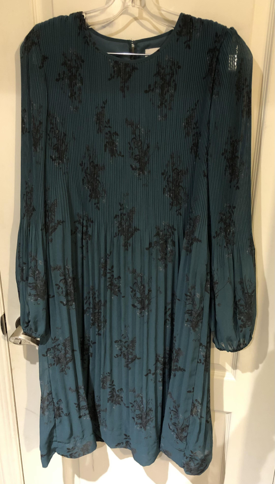 Aritzia Relaxed Fit Pleated Dress Size S - photo 5