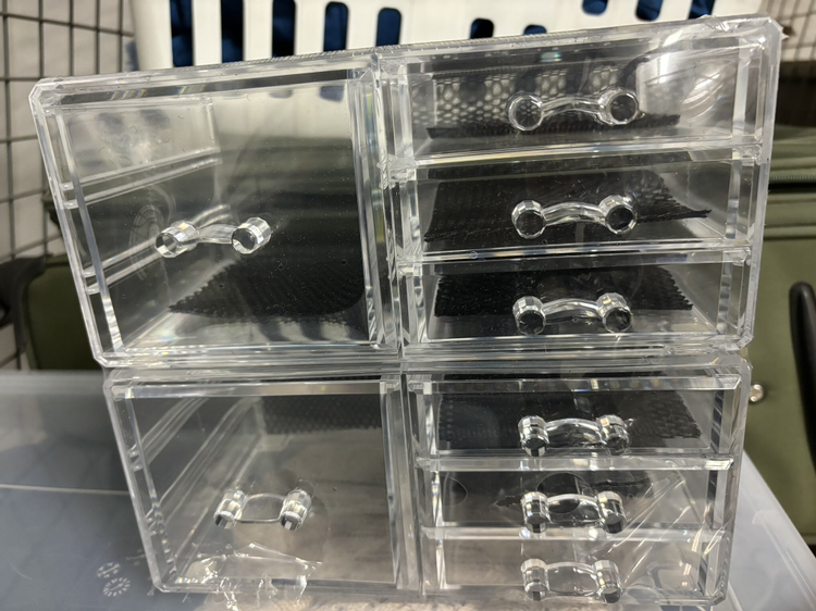 brand new with seal Organizer