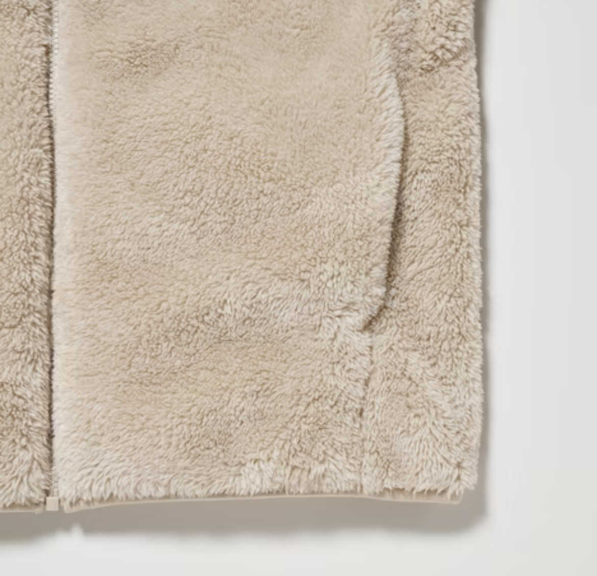 EUC Women’s Uniqlo Fluffy Yarn Fleece Full Zip Size L - photo 3