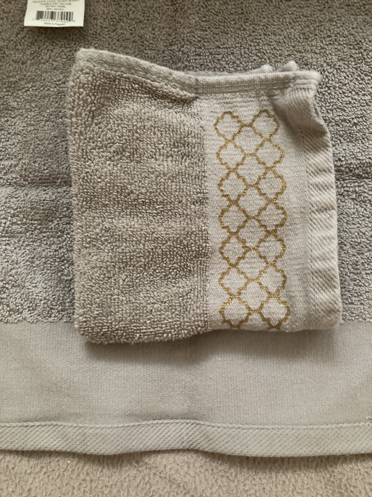 Two Facecloths 🥕 “freecycle” thumbnail