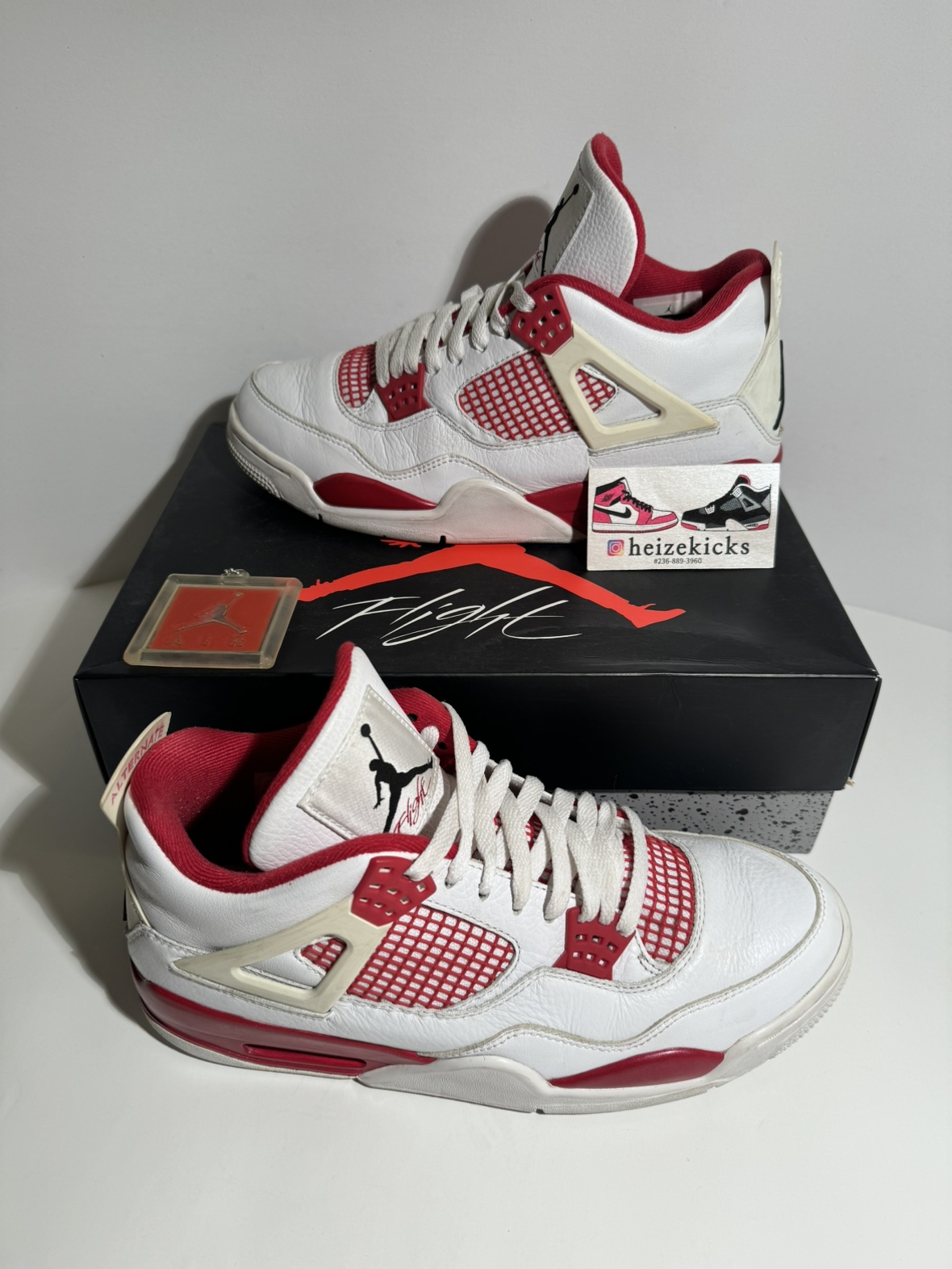 Air Jordan 4 Alternate 89 size 10 image indicator(2)