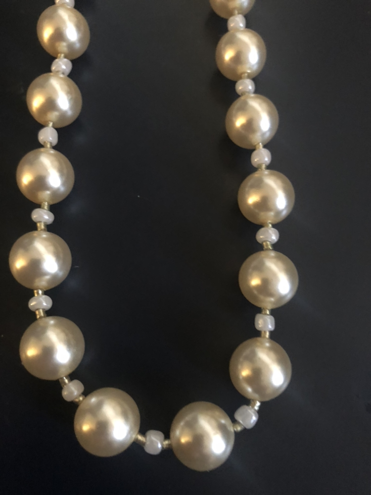 Fake pearl necklace for women