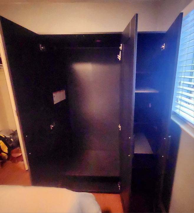 Black wardrobe with 3 doors and mirror - photo 4