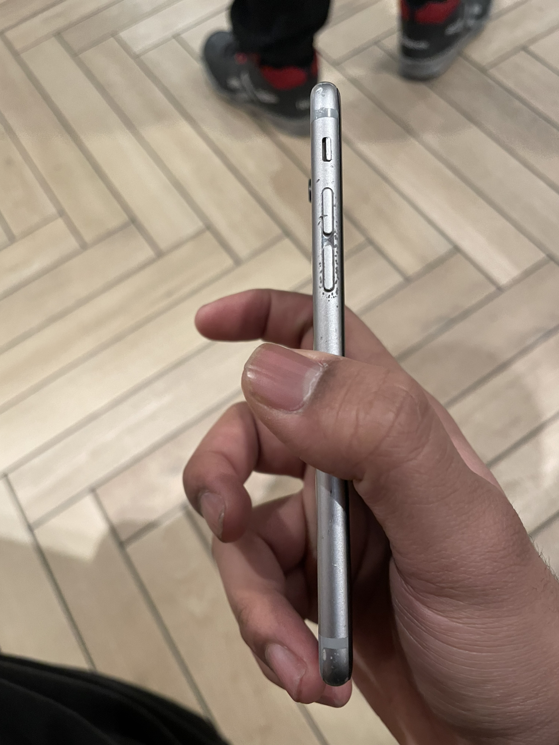 Like New - IPhone 6s 100% Battery Health image indicator(9)