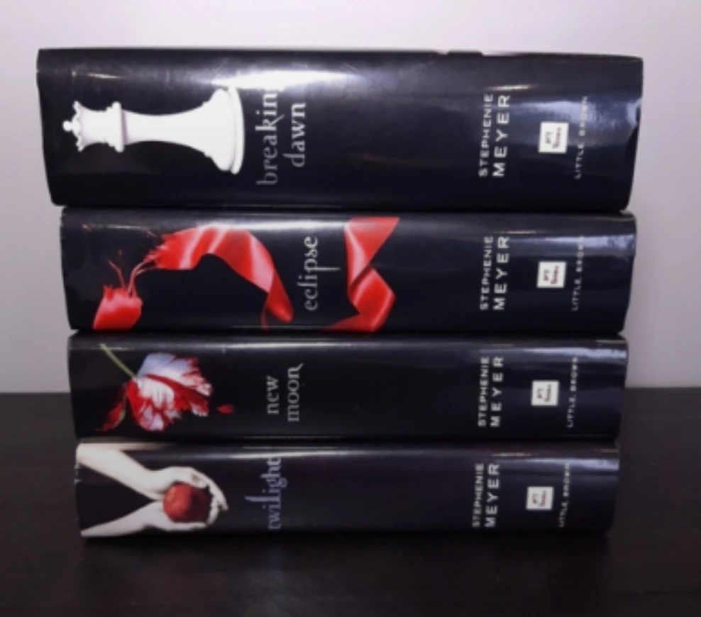 Twilight Saga Hardcover Novel image indicator(3)