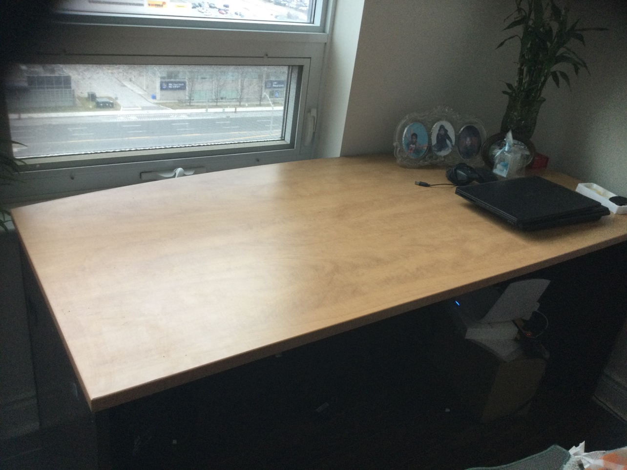 Free desk