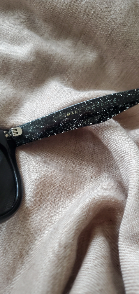 ✨ super cute authentic marc jacobs sunglasses✨ image indicator(4)
