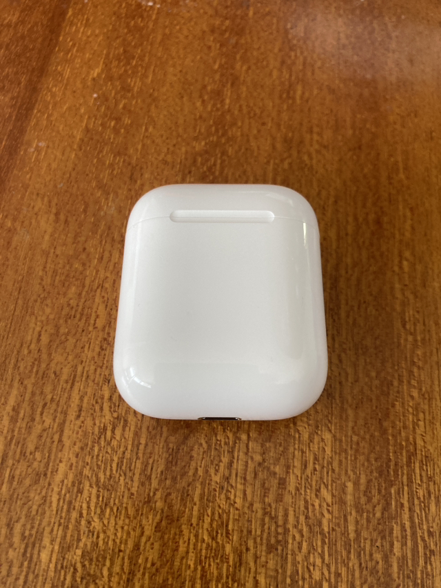 Apple / AirPods 2nd generation