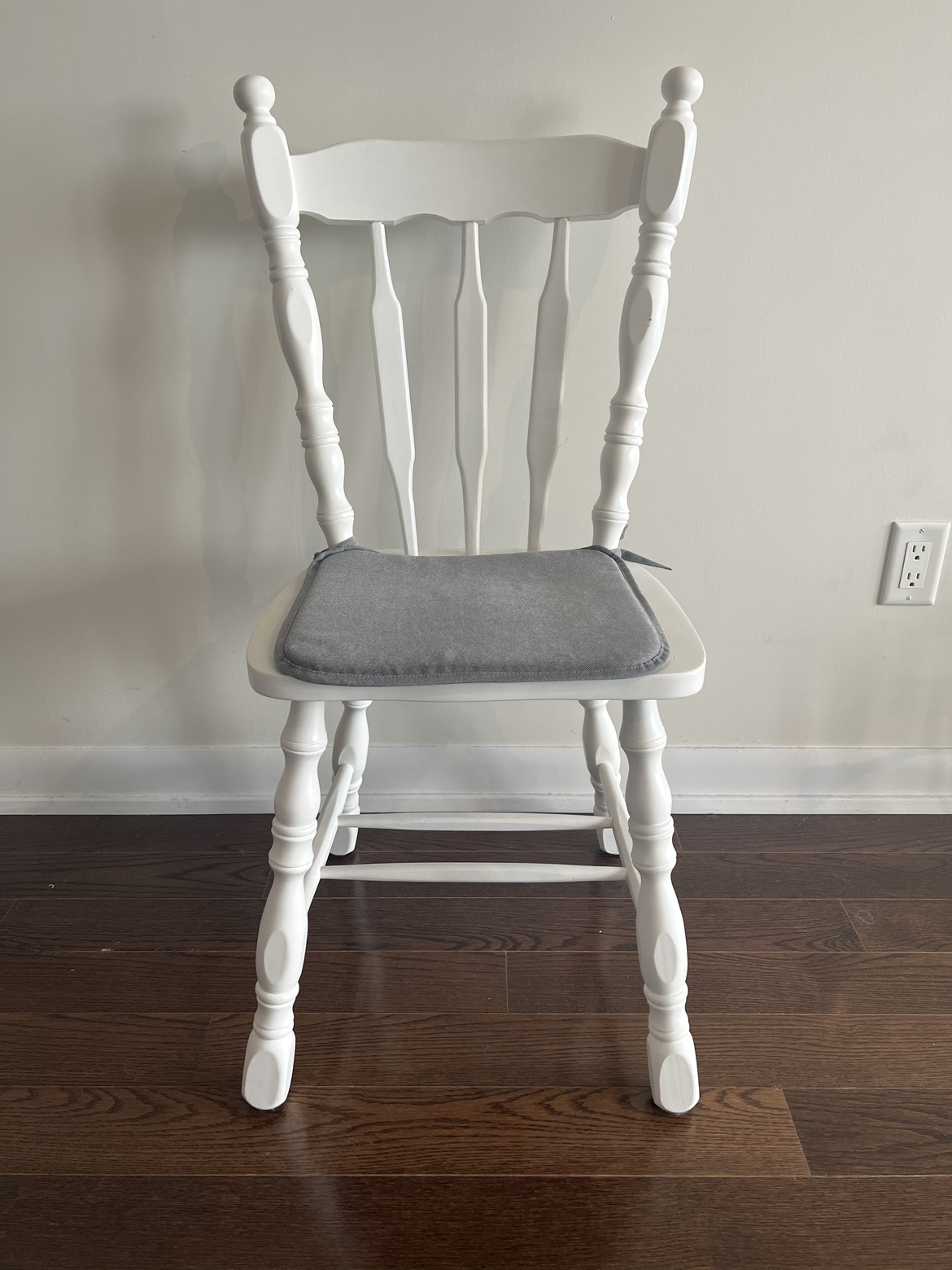 dinning table and chairs set image indicator(4)