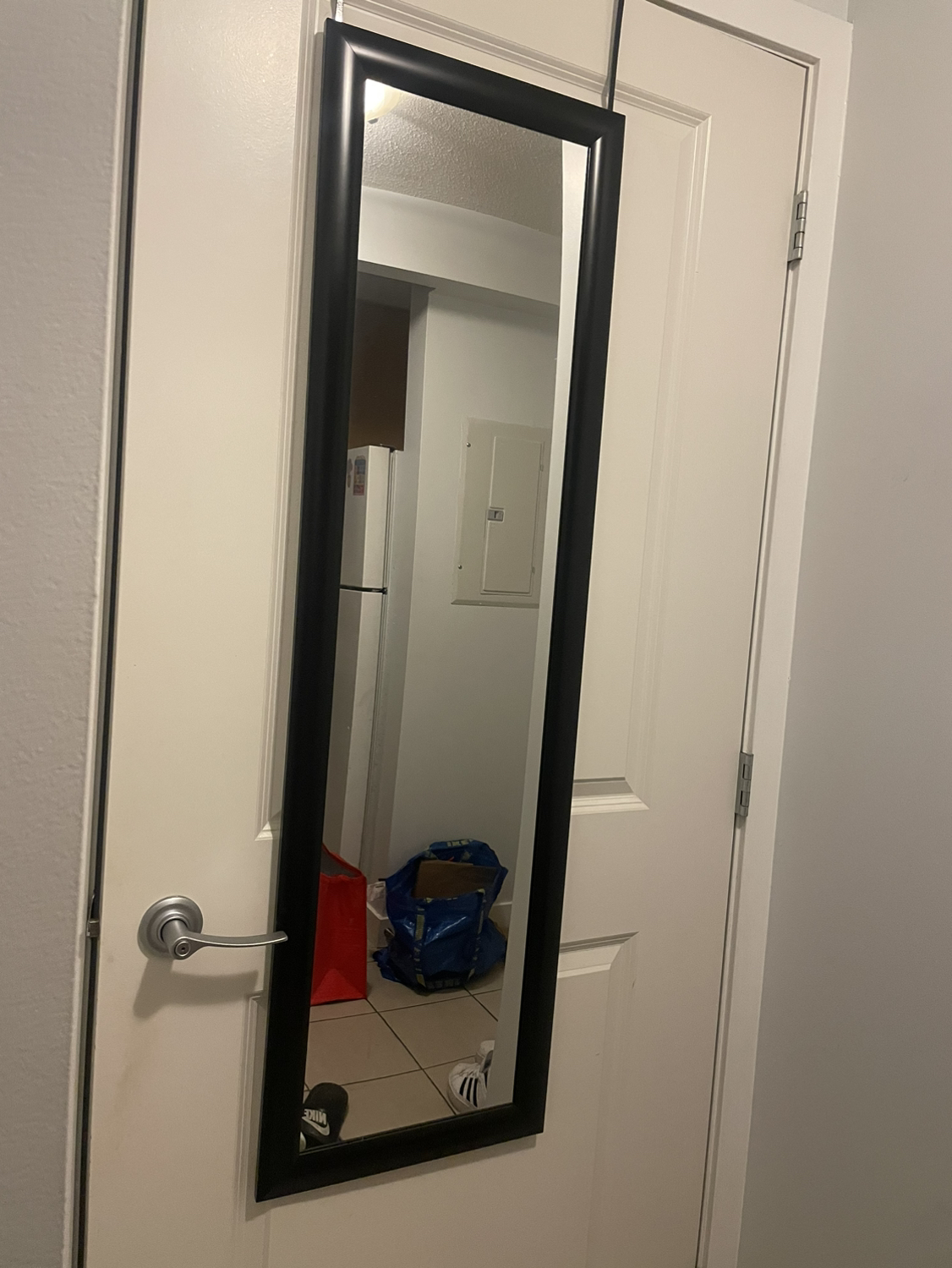 Hanging mirror