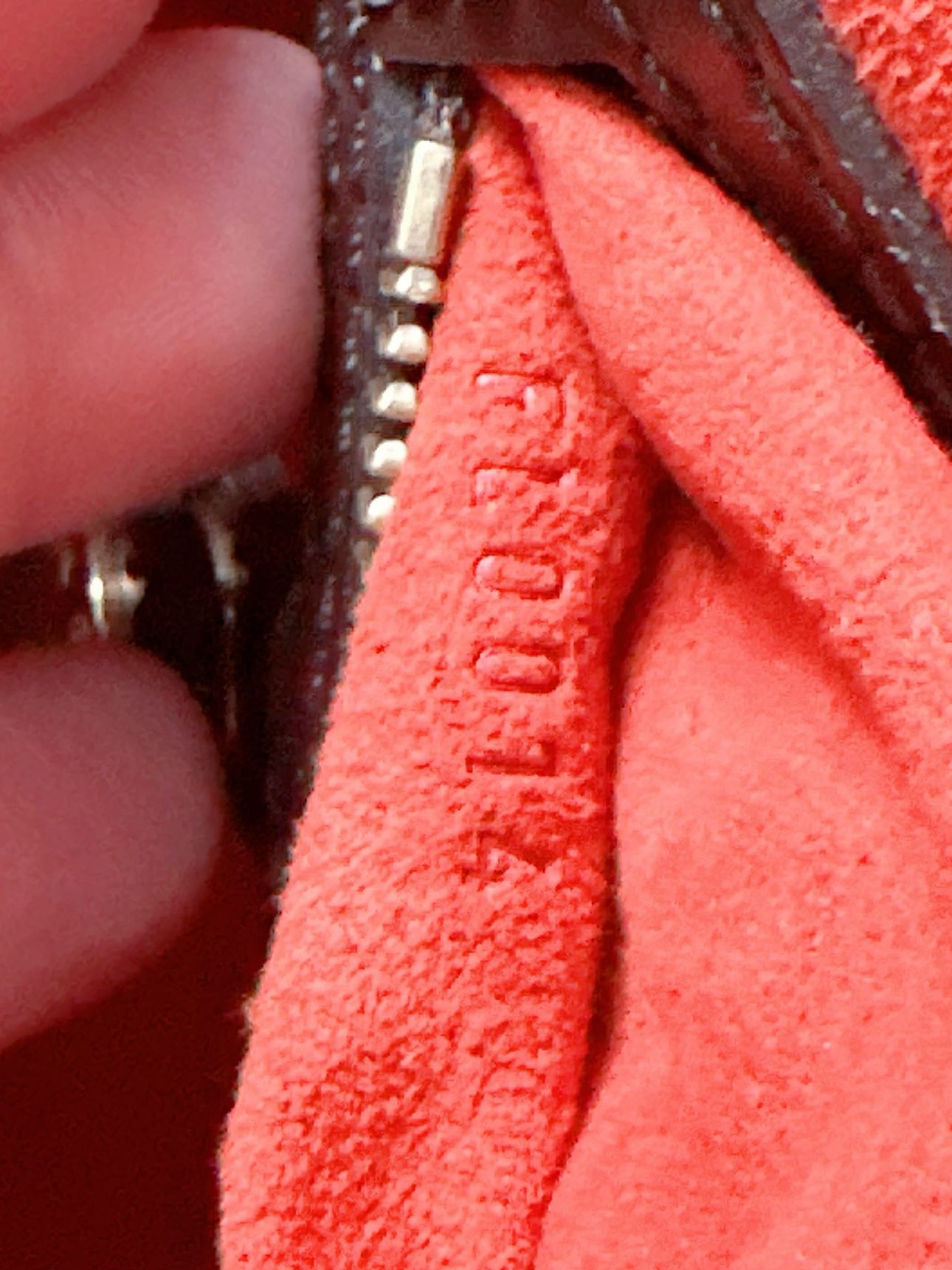 Authentic Louis Vuitton DE Monasque GM image indicator(8)