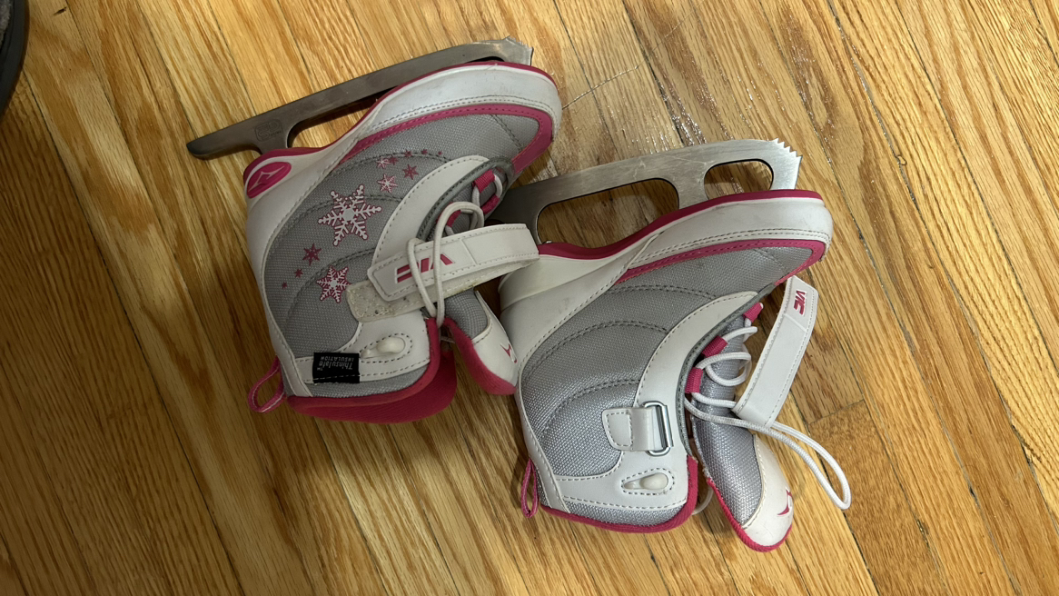 VIC ice skate girl size Y09 - photo 3