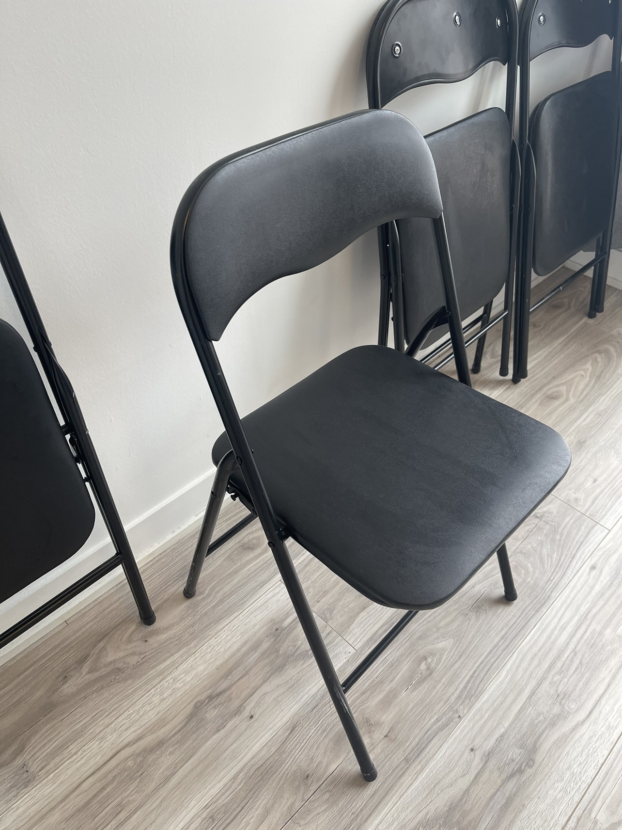 4 cushion fold up chairs - photo 3
