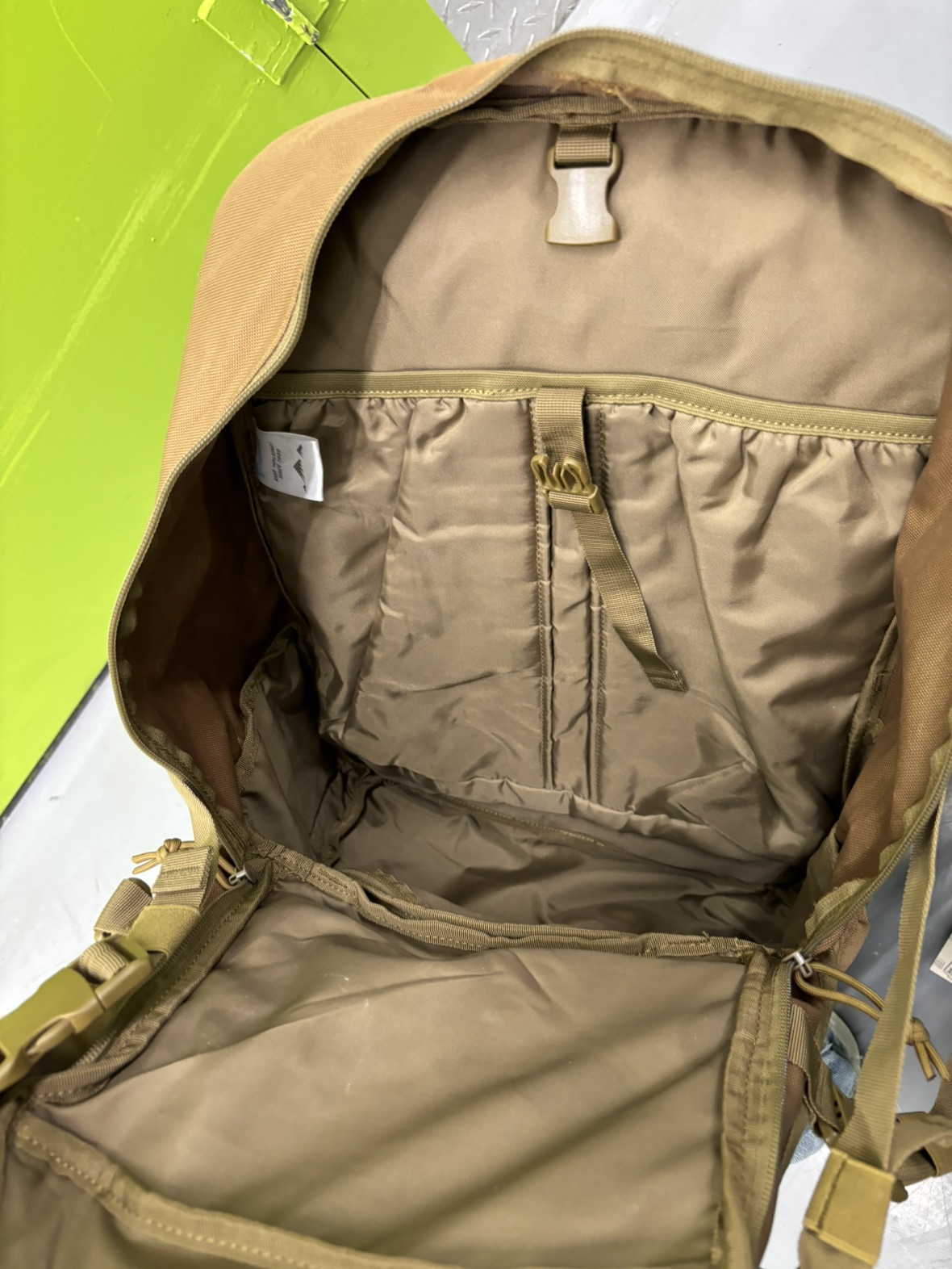 Travel Back Pack image indicator(3)