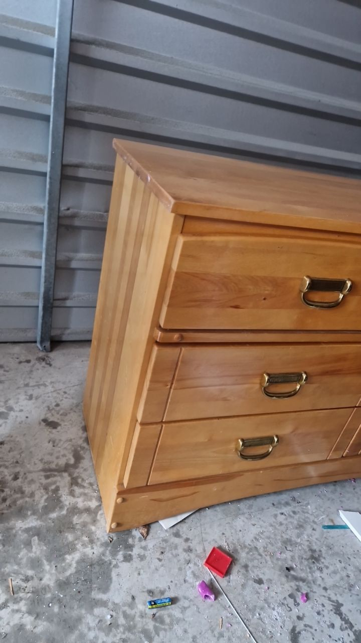 White-cinnamon wooden cabinet - photo 2