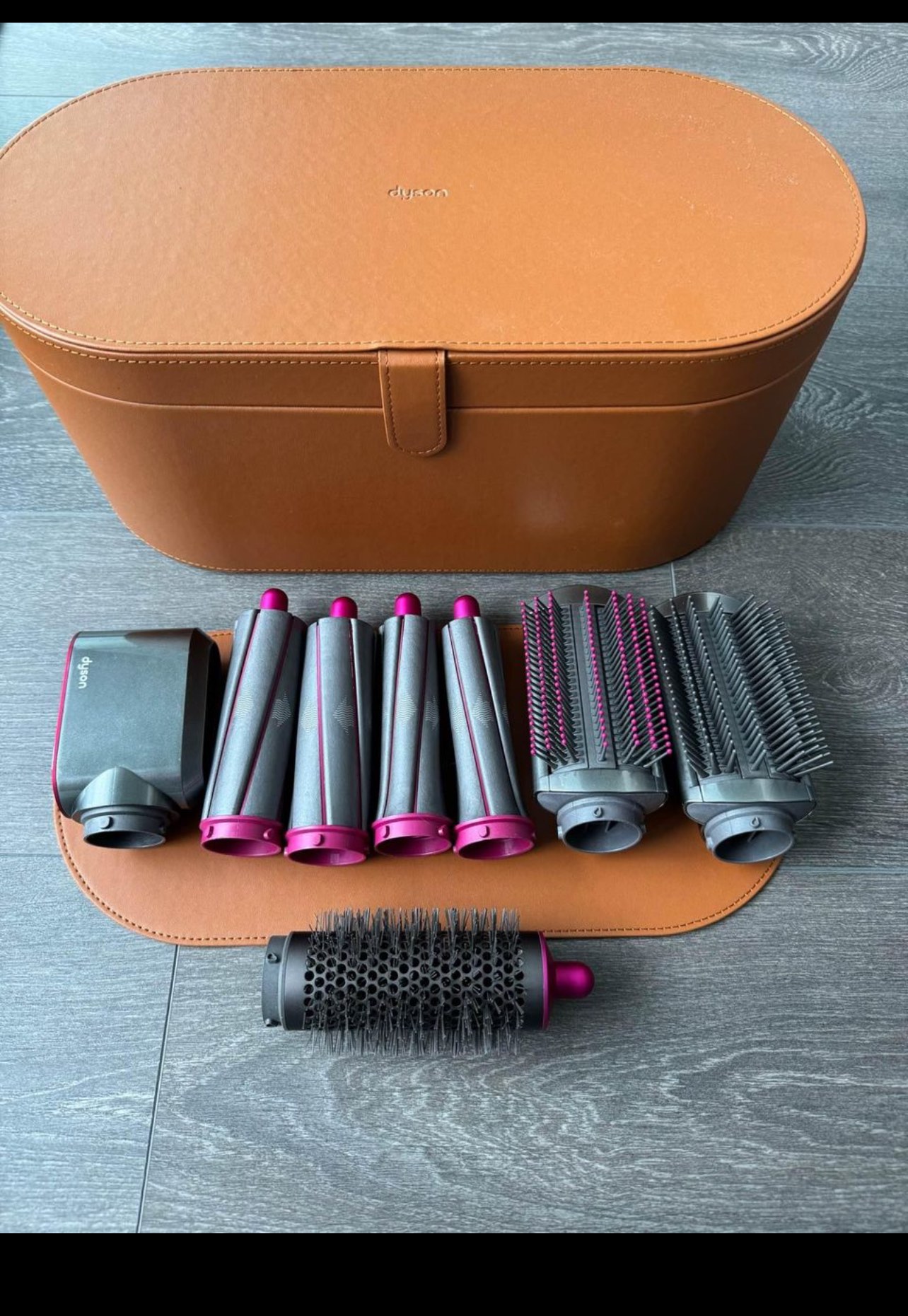 Dyson full attachments only and box included ORIGINAL (no wand) image indicator(2)