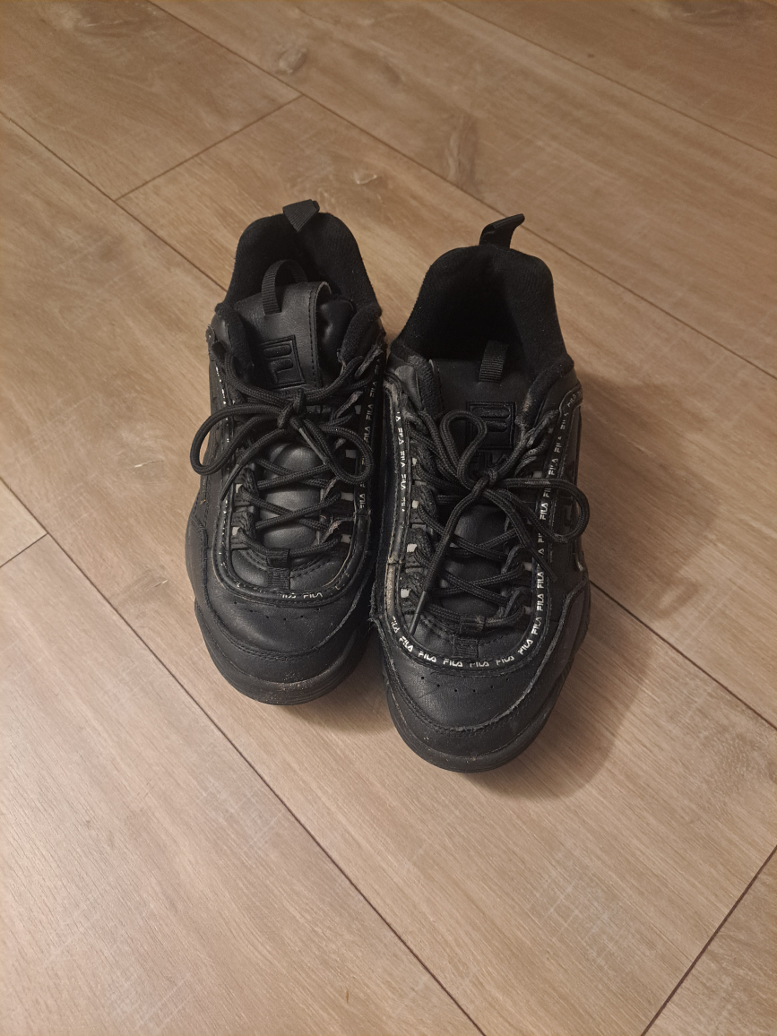 black fila disruptors size 7 image indicator(2)