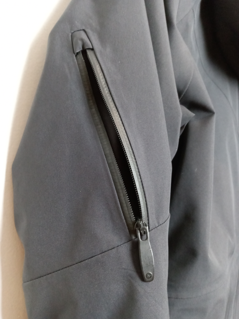 Marmot women's jacket image indicator(6)