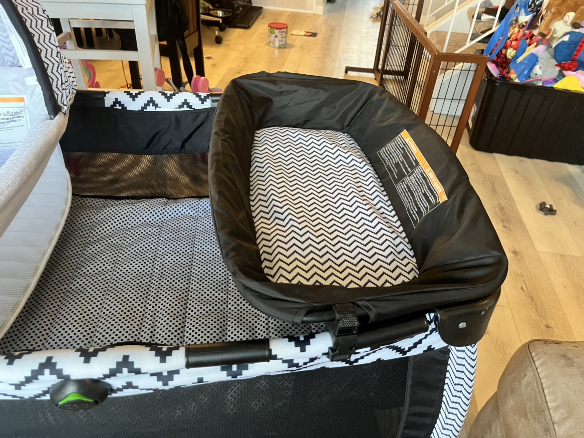 Safety 1st pack n play - photo 5