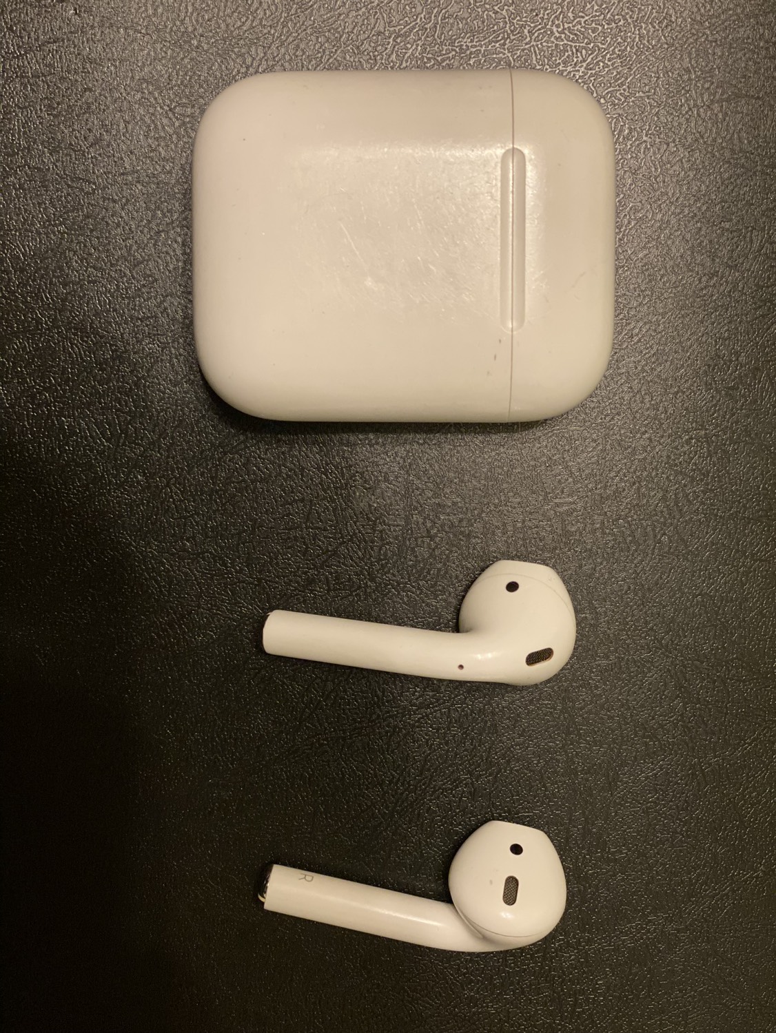 Apple AirPods - photo 2