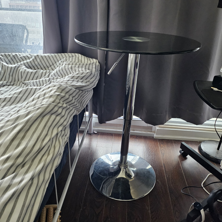 Adjustable table