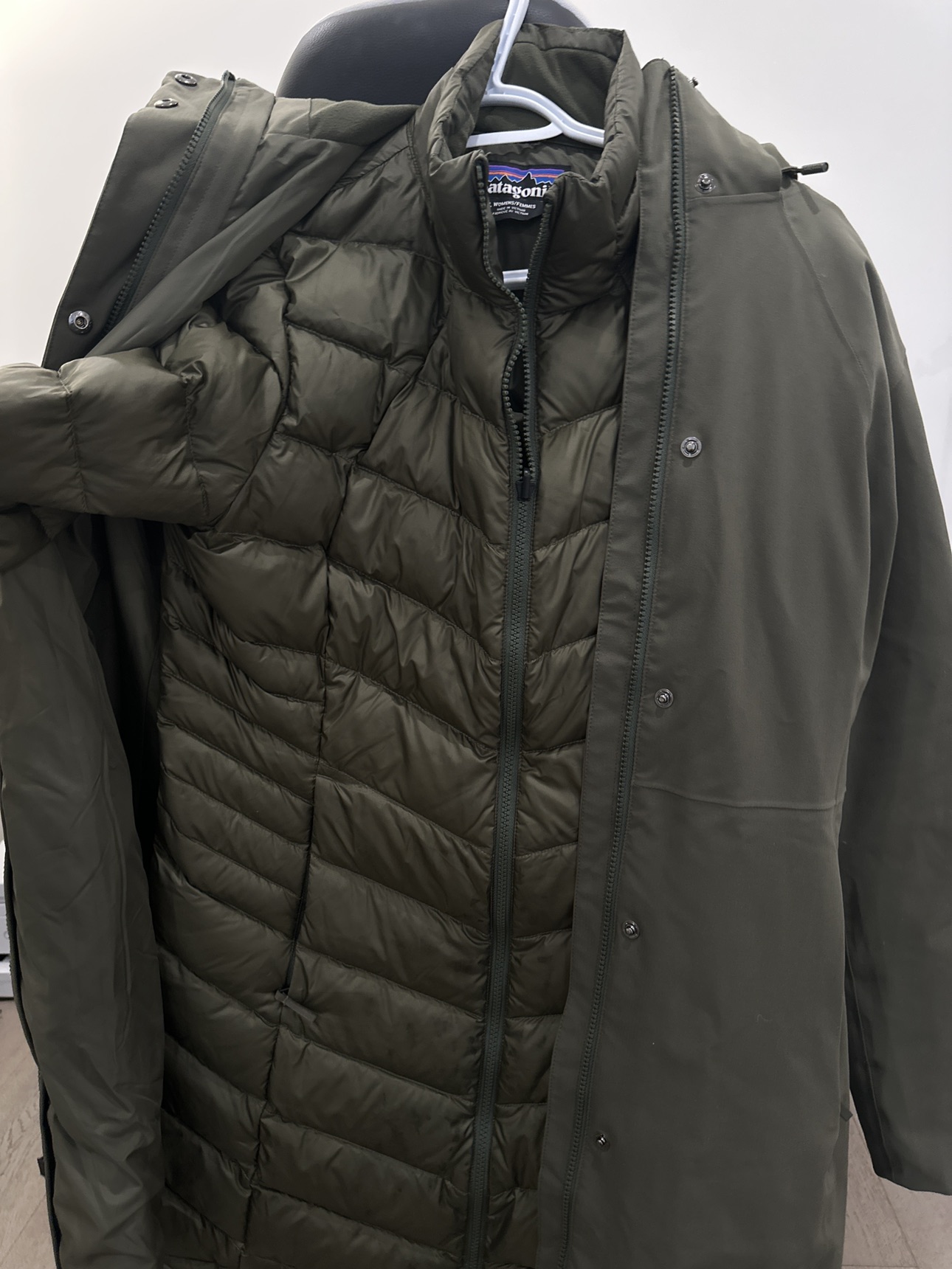 Patagonia Women's Tres 3-in-1 Parka in olive green image indicator(4)