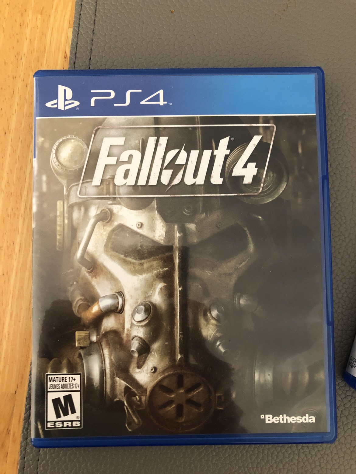 PS 4 500GB controller, camera, games image indicator(7)