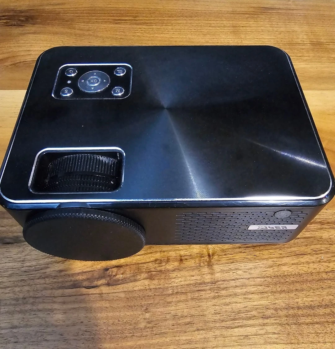 Yaber HD projector w/ Chrome Cast - photo 2