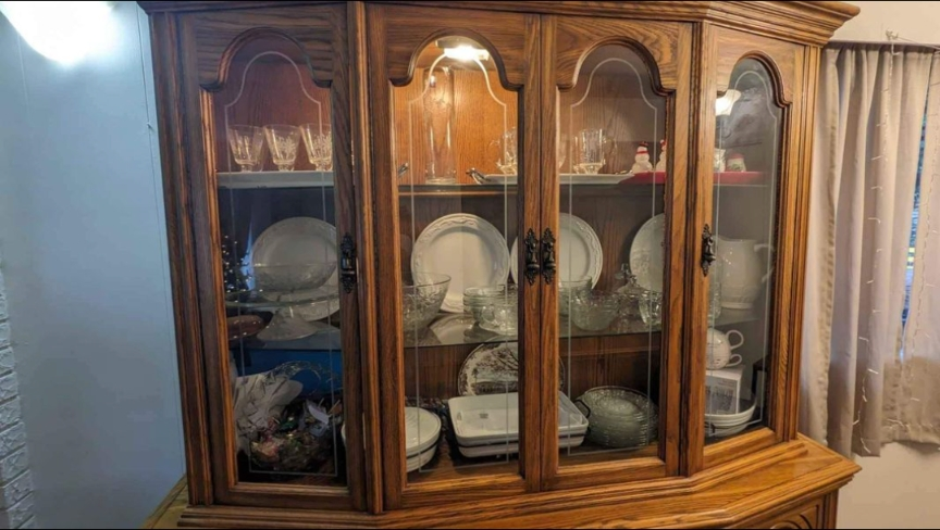 Solid Wood China Cabinet - photo 5