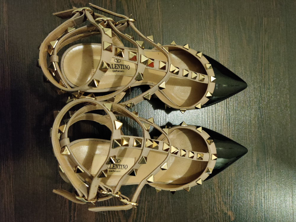 Valentino Garavani rockstud pointed toe pumps thumbnail