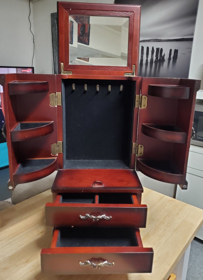 Bombay Wooden Jewelry Box image indicator(2)