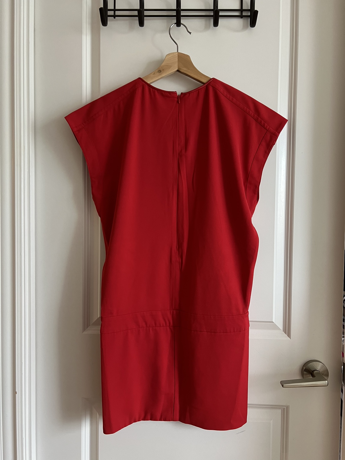 Brand new red dress image indicator(2)