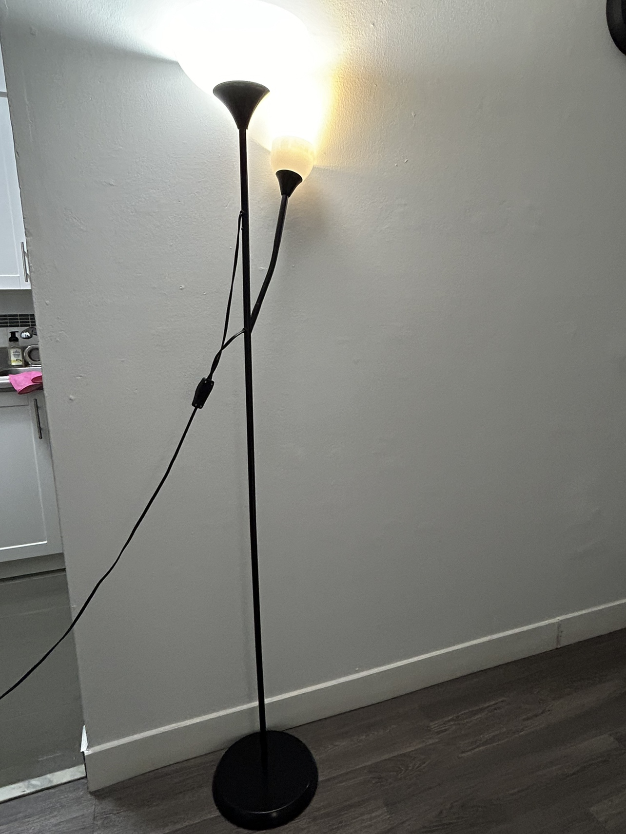 IKEA floor lamp (2 bulbs included) - photo 3