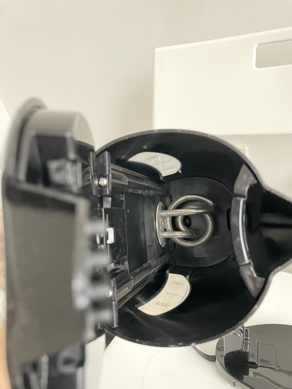 Moving Sale: Salton 1L Electric Jug Kettle image indicator(2)