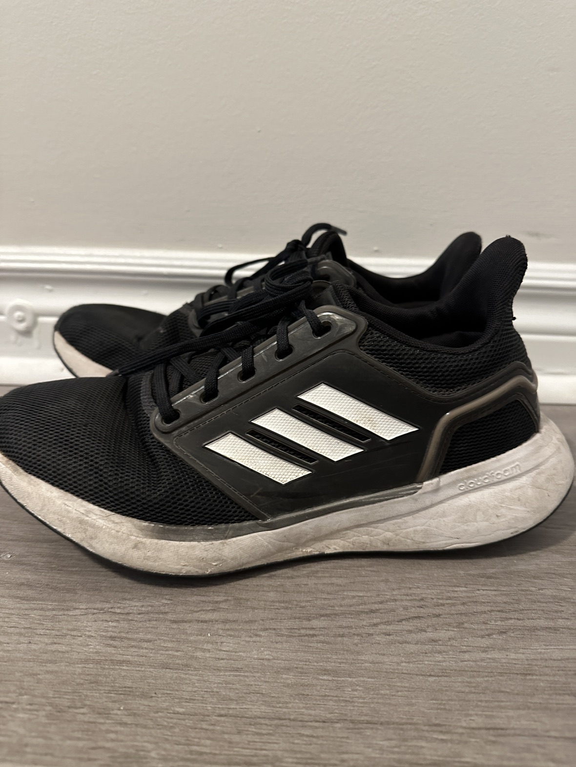 Used Adidas shoe. - photo 3
