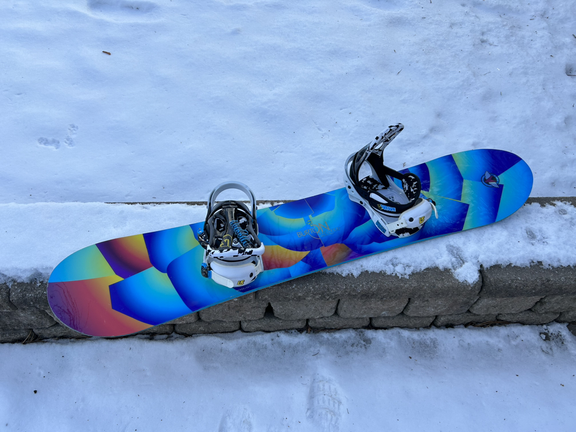 BURTON 134 cm SNOWBOARD WITH BURTON BINDINGS