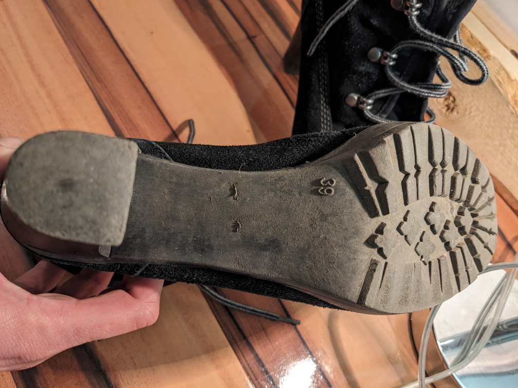 Black suede shoes. size 39 (8.5-9) #freecycle - photo 3